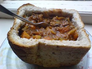 make bunny chow