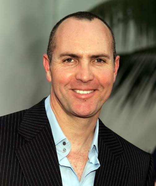 Arnold Vosloo biography